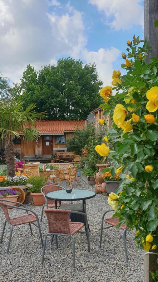 Chrom Ranch Reiterhof Acomodação com café da manhã Memmingen Exterior foto