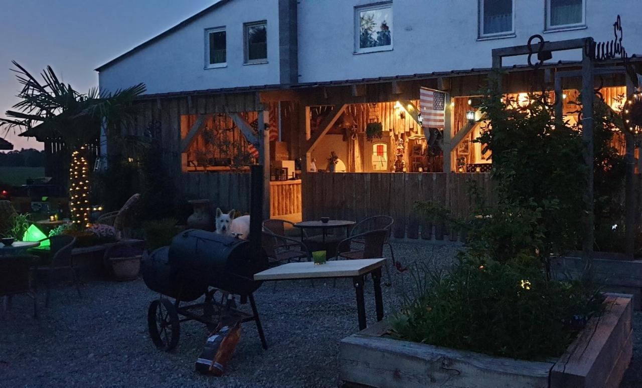 Chrom Ranch Reiterhof Acomodação com café da manhã Memmingen Exterior foto